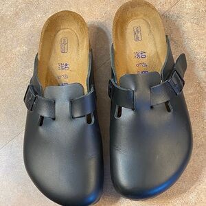Size 40 Birkenstock Black Leather Clogs